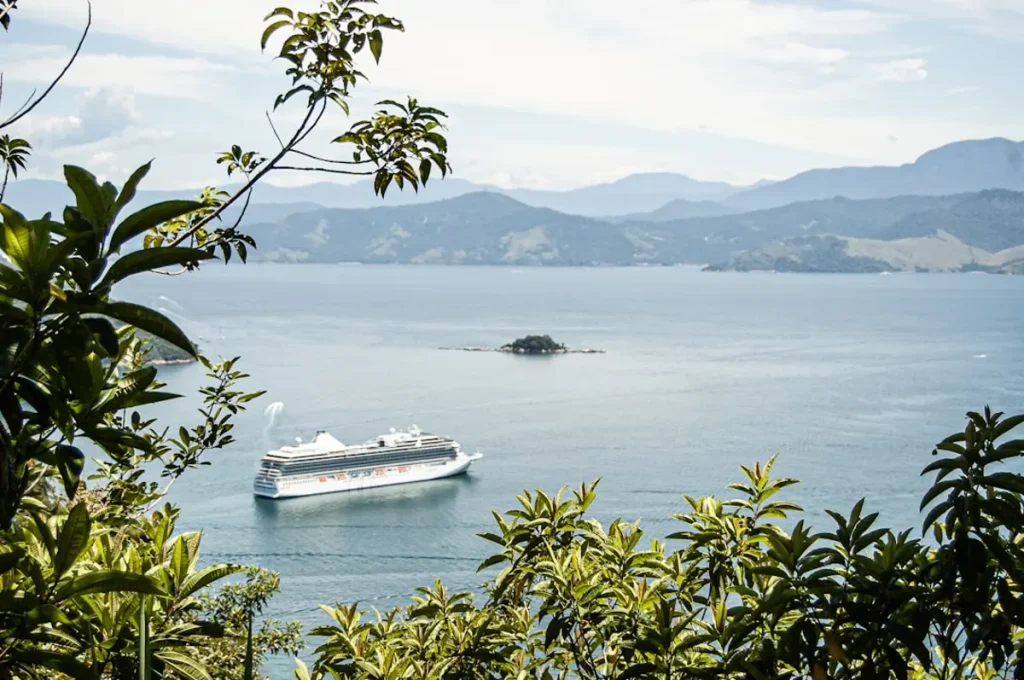 Flores cruising season guide